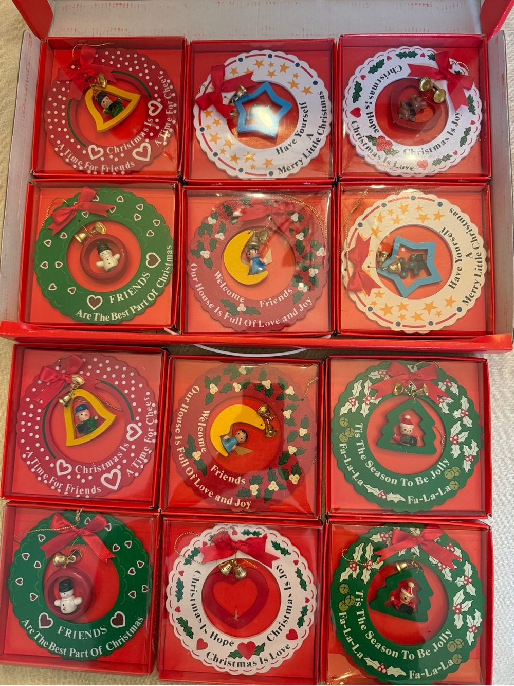 Vintage 1986 Giftco "Christmas is Love" Wood Wreath Santa Hanging Ornaments 5”